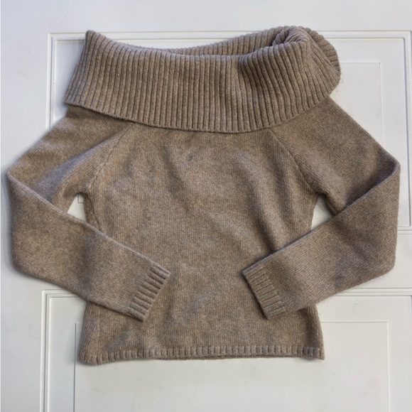 Wayf Women’s Sz XS Tan Cowl Neck Acrylic Wool Blend Sweater - Picture 5 of 6